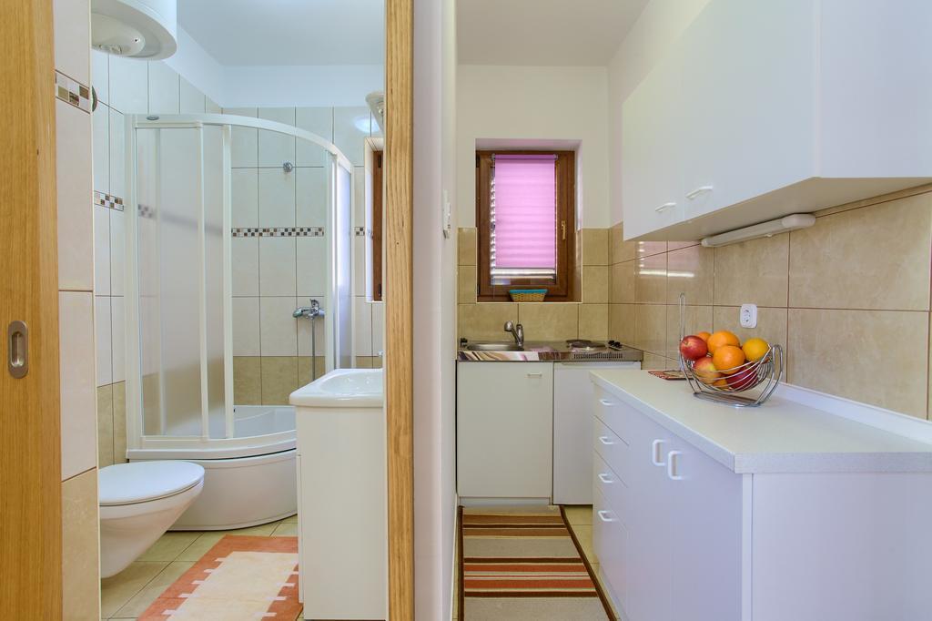 Nadija Studio Apartmani Крк Екстер'єр фото