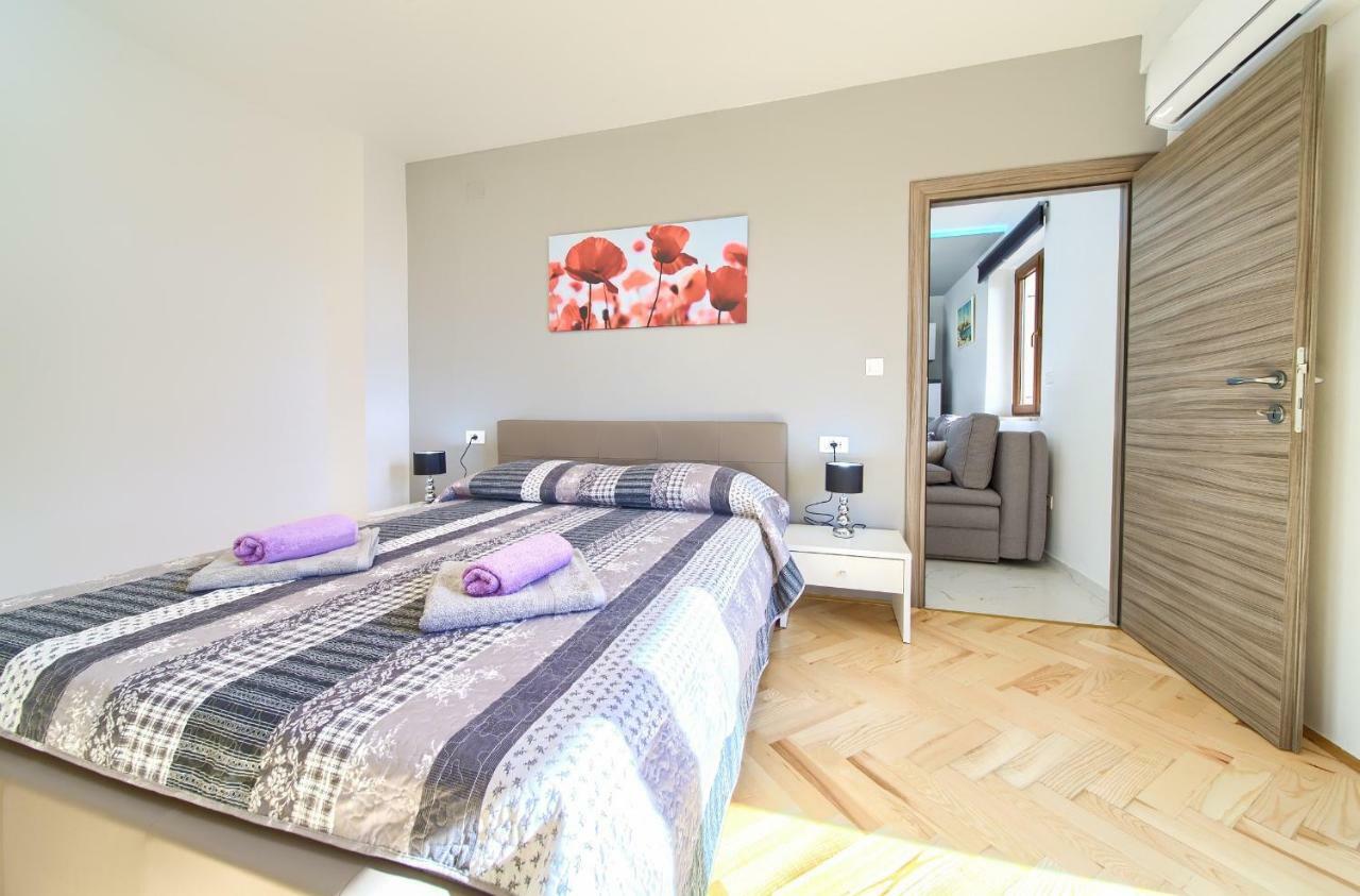 Nadija Studio Apartmani Крк Екстер'єр фото